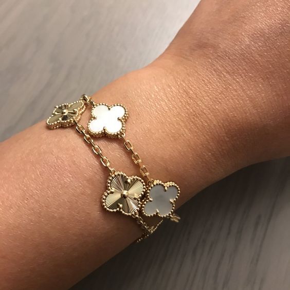 FOUR LEAF CLOVER BRACELET GOLD